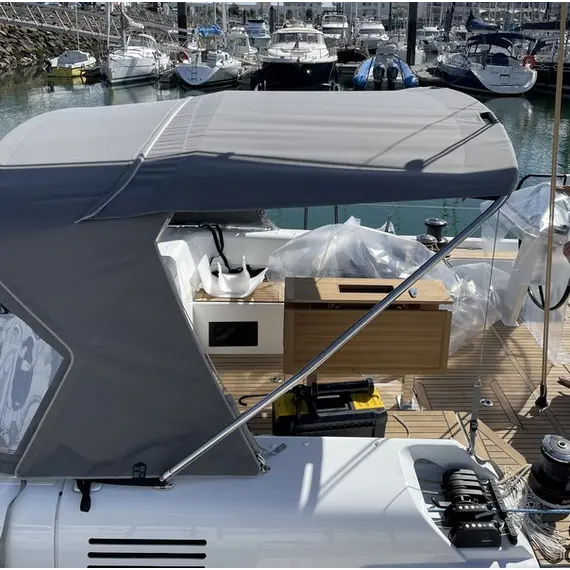 Extension arrière de la capote - FIRST 44 (2023)