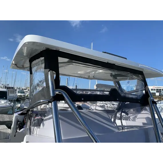 Protection pilote sur T-top - Acrylic Flyer 9 SPACEdeck (2021)