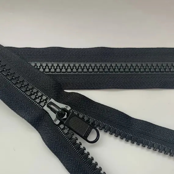 Fermeture Éclair YKK en nylon noir de 8 mm avec curseur en plastique - 0,8 m