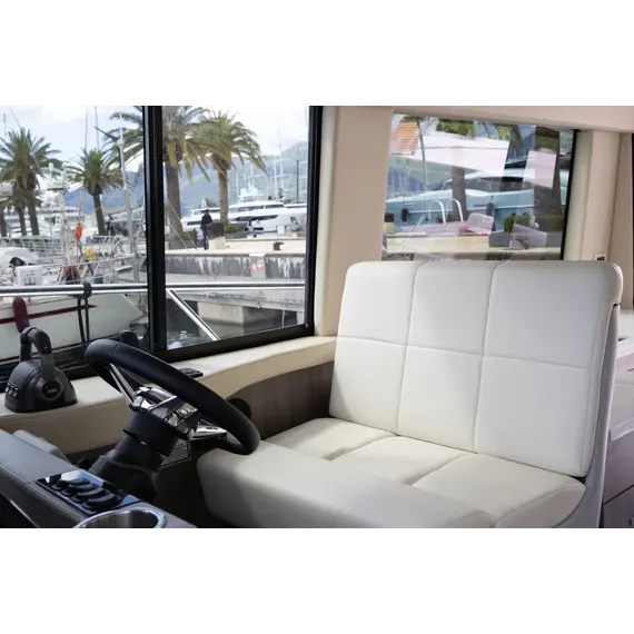 Regal 42 Fly (2021 / 2 cabins), 14 image Regal 42 Fly (2021 / 2 cabins), 14 image