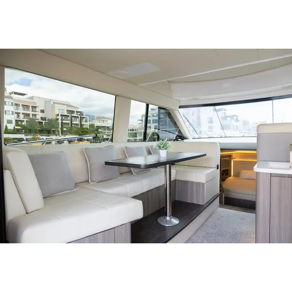 Regal 42 Fly (2021 / 2 cabins), 16 image Regal 42 Fly (2021 / 2 cabins), 16 image