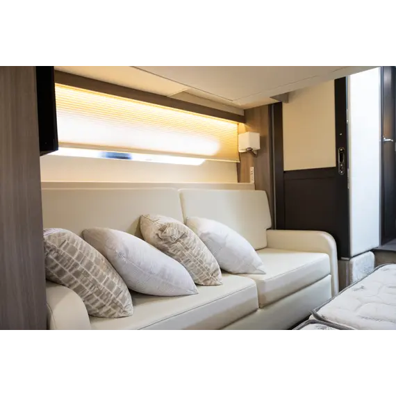 Regal 42 Fly (2021 / 2 cabins), 19 image Regal 42 Fly (2021 / 2 cabins), 19 image