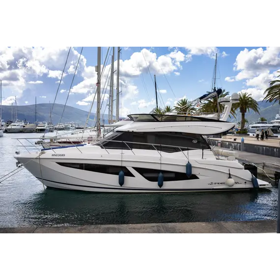 Regal 42 Fly (2021 / 2 cabins), 27 image Regal 42 Fly (2021 / 2 cabins), 27 image